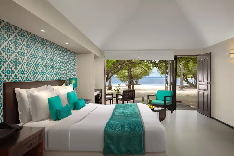 Adaaran Select Hudhuranfushi — villa interior (photo 1 of 8)