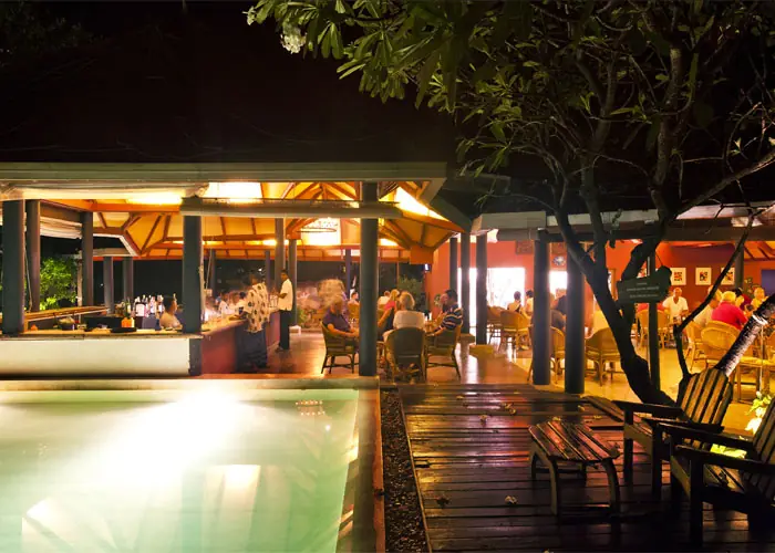Adaaran Select Hudhuranfushi — pool (photo 7 of 8)