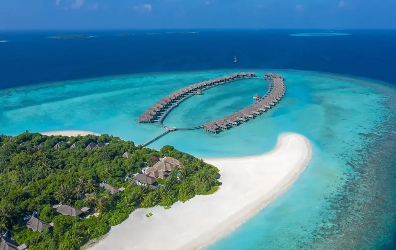 Anantara Kihavah Villas — overwater villas (photo 1 of 8)