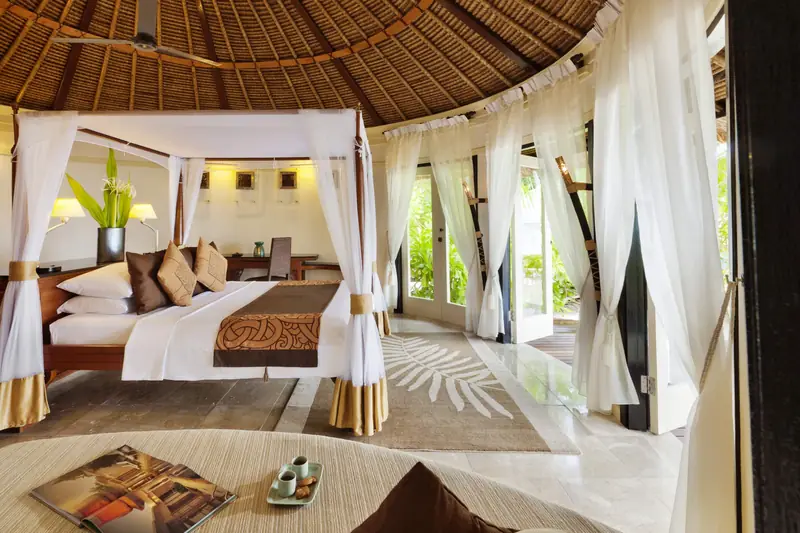 Banyan Tree Vabbinfaru — villa interior (photo 3 of 8)