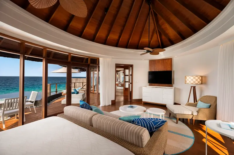 Constance Halaveli Resort — villa interior (photo 5 of 8)