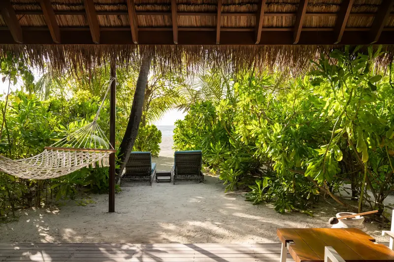 Constance Moofushi Resort — villa (photo 8 of 8)