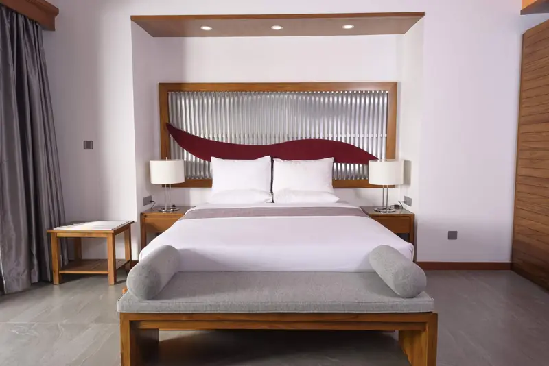 Dhigufaru Island Resort — villa interior (photo 4 of 8)