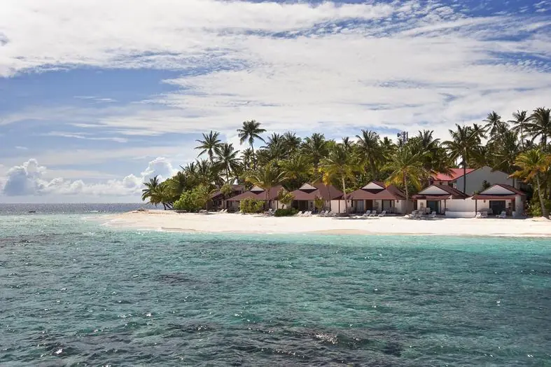 Diamonds Thudufushi Beach & Water Villas — beach (photo 4 of 8)