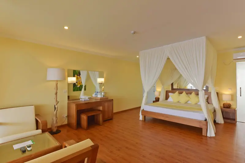 Dreamland - The Unique Sea & Lake Resort/Spa — villa interior (photo 3 of 8)