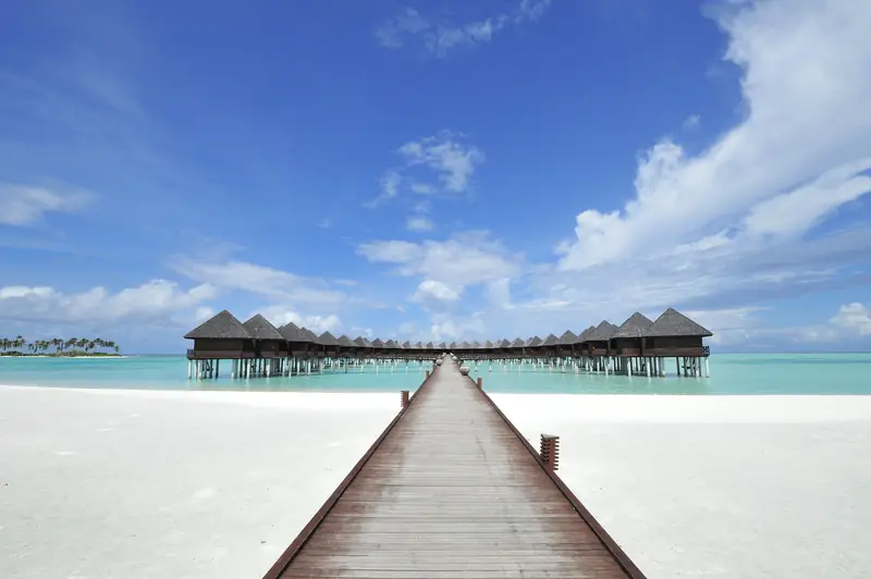 Sun Siyam Olhuveli Maldives — jetty (photo 1 of 8)