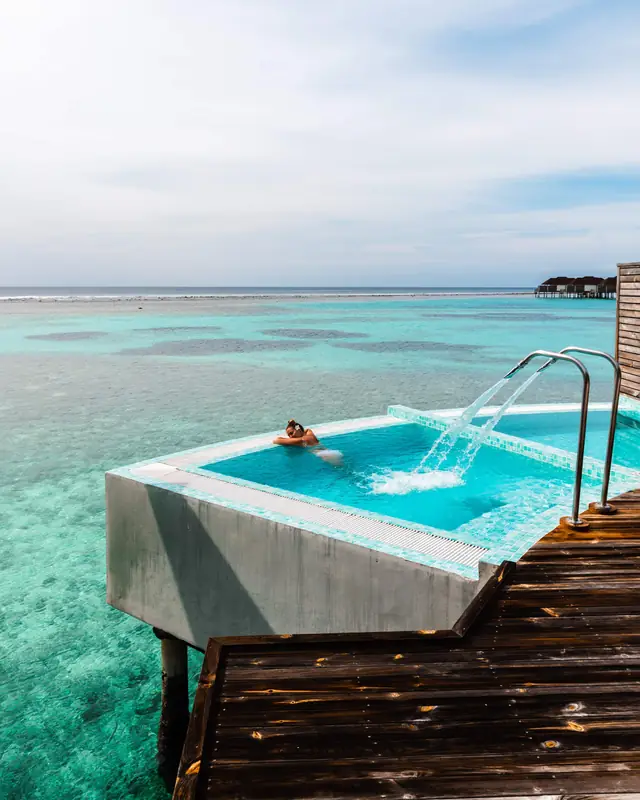 Sun Siyam Olhuveli Maldives — pool (photo 6 of 8)