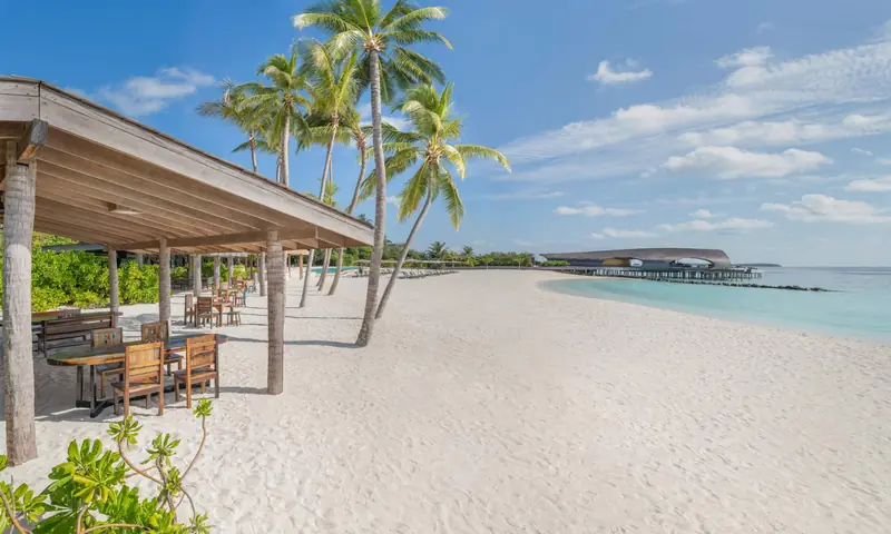 The St. Regis Vommuli Resort, Maldives — dining (photo 4 of 8)