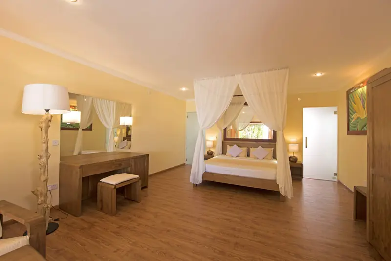Thulhagiri Island Resort & Spa — villa interior (photo 3 of 8)