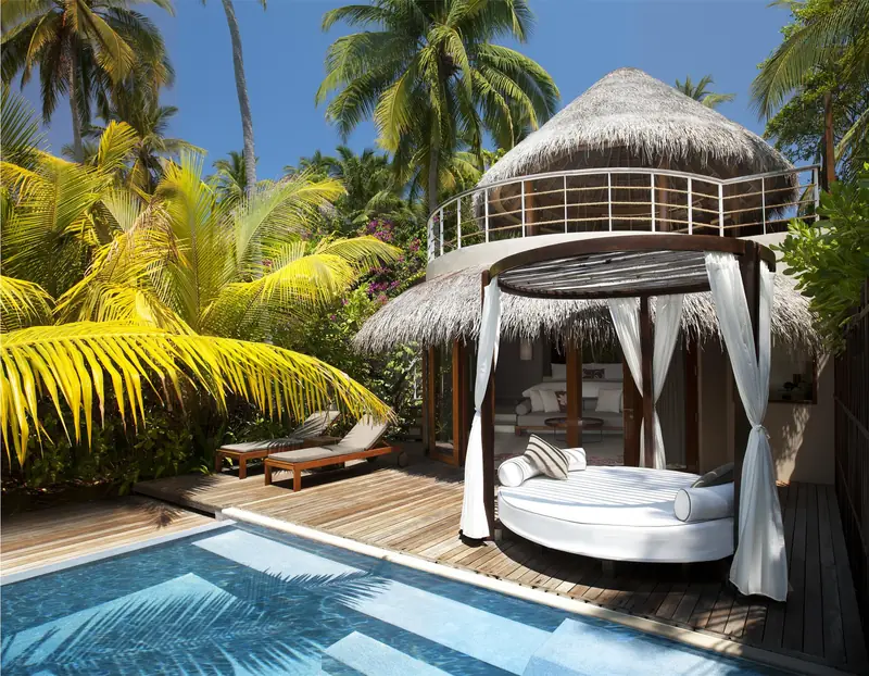 W Maldives — pool (photo 5 of 8)