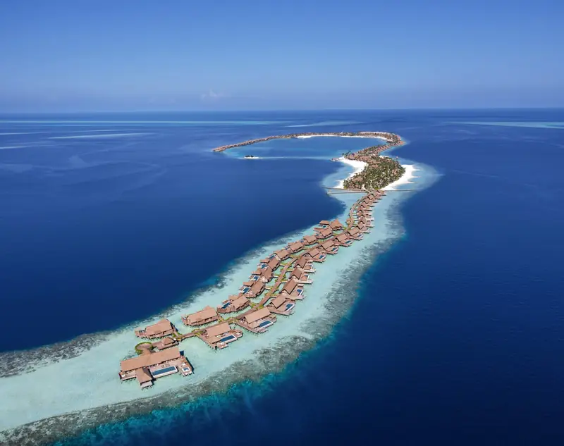Waldorf Astoria Maldives Ithaafushi — aerial view (photo 7 of 8)