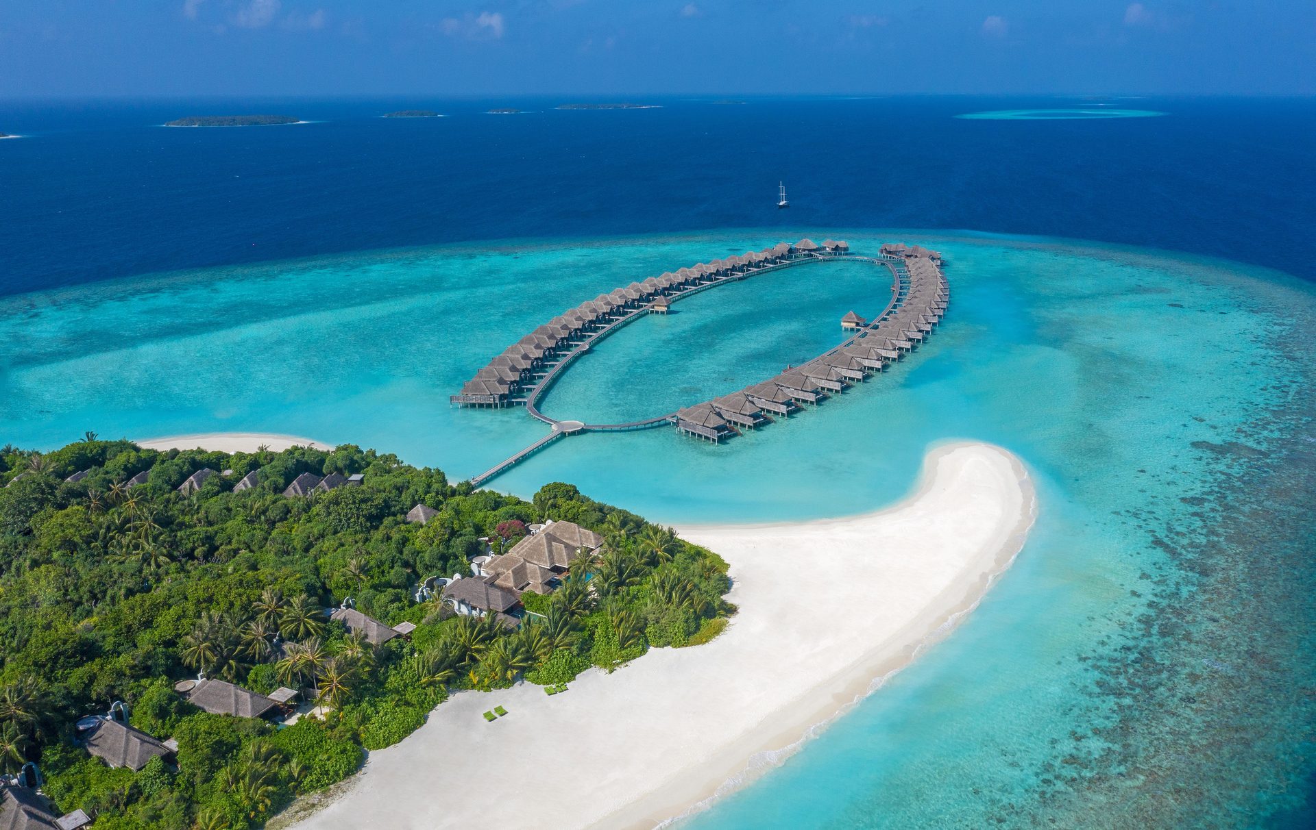 Anantara Kihavah Villas — official resort photo
