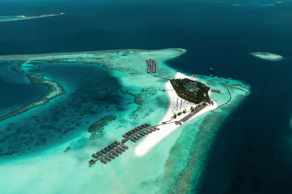 Constance Moofushi Resort — official resort photo